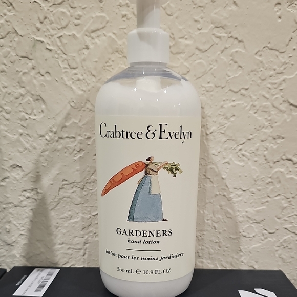 Crabtree & Evelyn Gardeners Hand therapy Care Trio - Picture 6 of 11